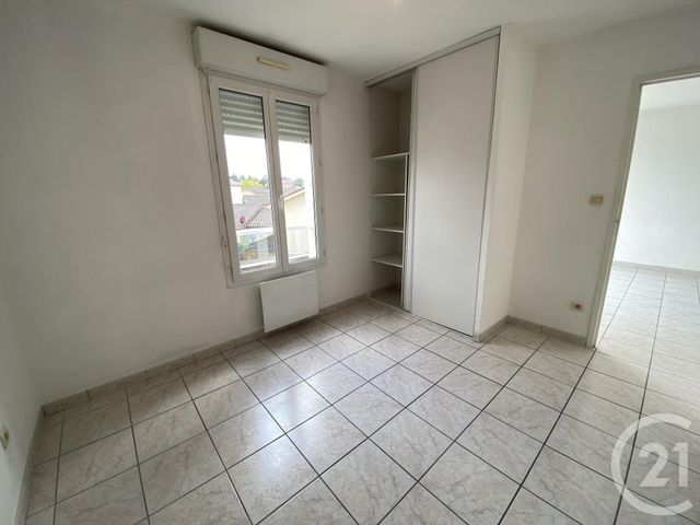 Appartement F3 &agrave; louer - 2 pi&egrave;ces - 61,37 m2 - Mont De Marsan - 40 - AQUITAINE