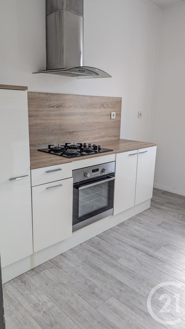 Appartement &agrave; louer - 3 pi&egrave;ces - 90,78 m2 - St Sever - 40 - AQUITAINE