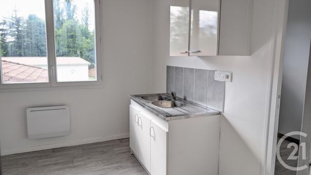 Appartement &agrave; louer - 3 pi&egrave;ces - 90,78 m2 - St Sever - 40 - AQUITAINE