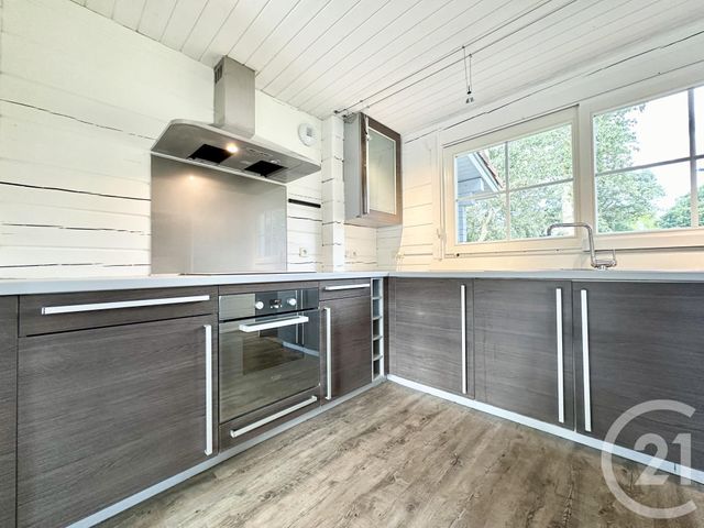 Maison &agrave; louer - 4 pi&egrave;ces - 142 m2 - St Pierre Du Mont - 40 - AQUITAINE
