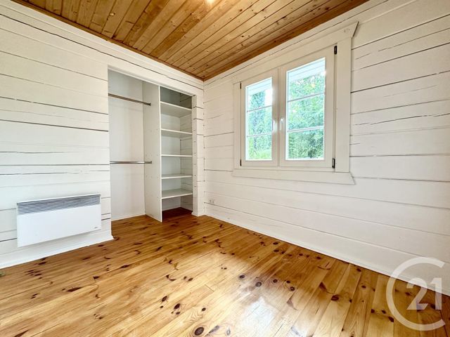 Maison &agrave; louer - 4 pi&egrave;ces - 142 m2 - St Pierre Du Mont - 40 - AQUITAINE