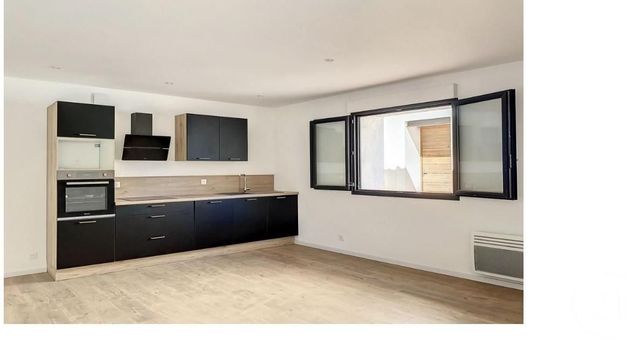 Appartement F2 à vendre - 2 pièces - 52 m2 - Senas - 13 - PROVENCE-ALPES-COTE-D-AZUR