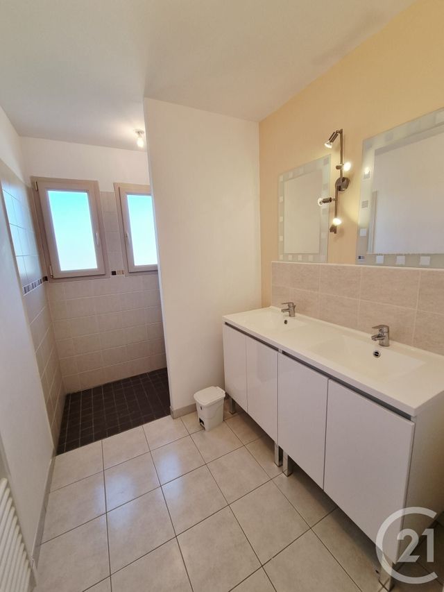 Maison &agrave; louer - 3 pi&egrave;ces - 96,15 m2 - Leobard - 46 - MIDI-PYRENEES