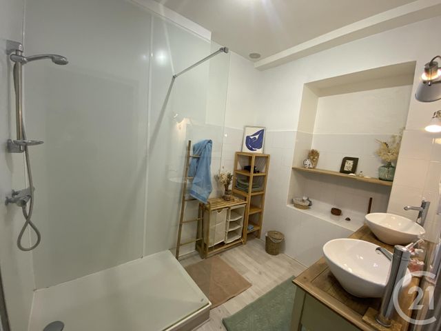 Appartement F3 &agrave; louer - 3 pi&egrave;ces - 81 m2 - Montignac - 24 - AQUITAINE