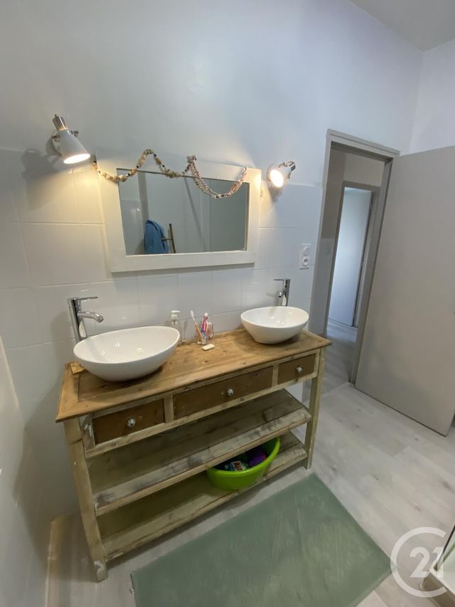 Appartement F3 &agrave; louer - 3 pi&egrave;ces - 81 m2 - Montignac - 24 - AQUITAINE