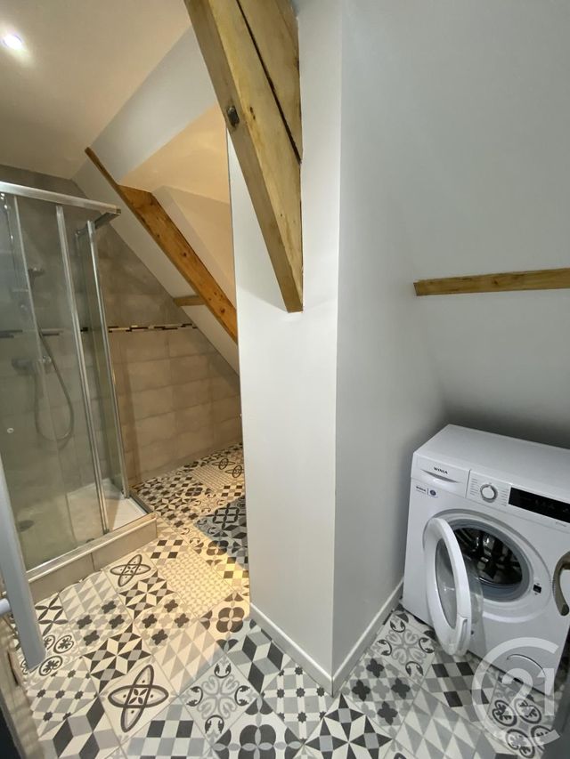 Appartement &agrave; louer - 3 pi&egrave;ces - 48,21 m2 - Les Eyzies - 24 - AQUITAINE