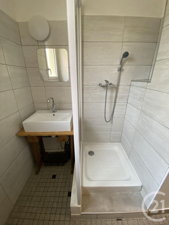 Appartement &agrave; louer - 3 pi&egrave;ces - 58,47 m2 - Sarlat La Caneda - 24 - AQUITAINE