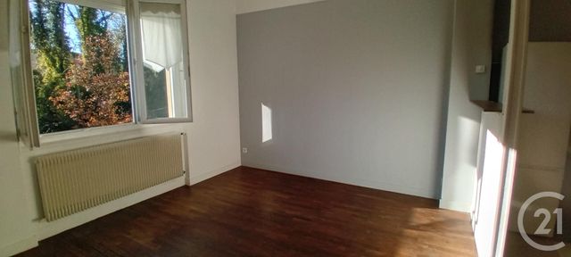 Maison &agrave; louer - 3 pi&egrave;ces - 68,87 m2 - Sarlat La Caneda - 24 - AQUITAINE