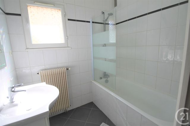 Appartement &agrave; louer - 3 pi&egrave;ces - 67,57 m2 - Sarlat La Caneda - 24 - AQUITAINE