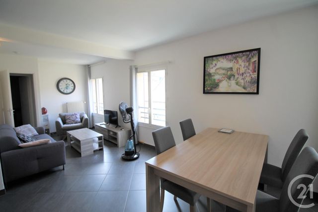 Appartement &agrave; louer - 3 pi&egrave;ces - 67,57 m2 - Sarlat La Caneda - 24 - AQUITAINE