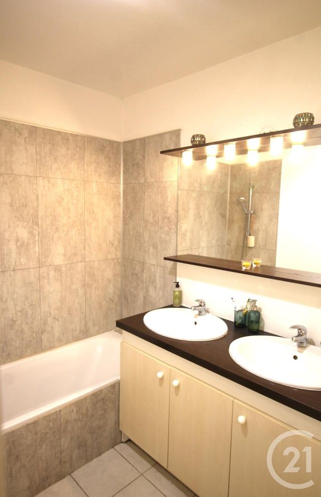 Maison &agrave; louer - 3 pi&egrave;ces - 61,01 m2 - Sarlat La Caneda - 24 - AQUITAINE