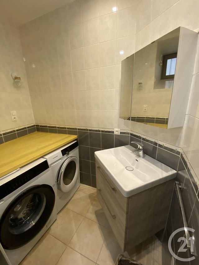 Appartement &agrave; louer - 3 pi&egrave;ces - 58,77 m2 - Sarlat La Caneda - 24 - AQUITAINE