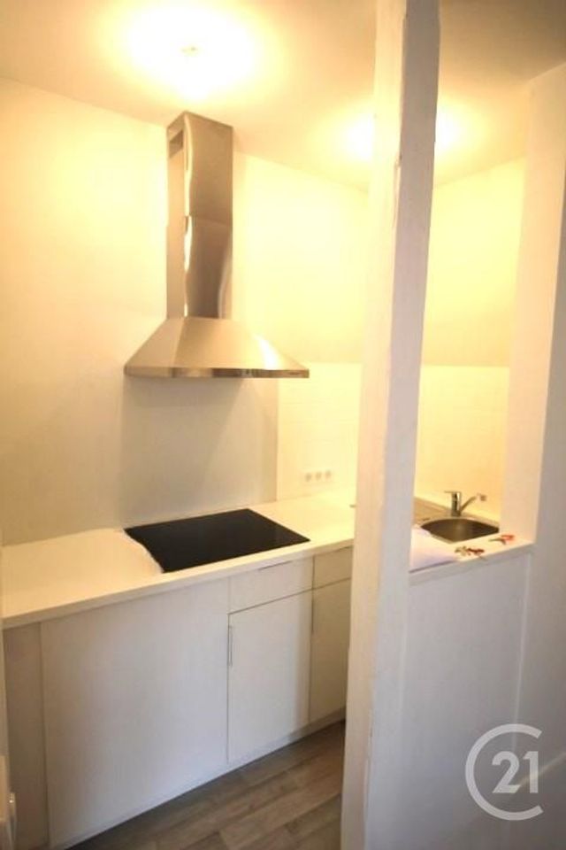 Appartement T3 &agrave; louer - 3 pi&egrave;ces - 60,64 m2 - Sarlat La Caneda - 24 - AQUITAINE