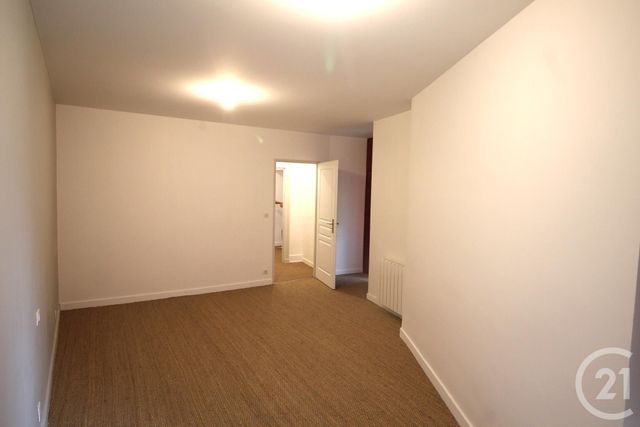 Appartement T3 &agrave; louer - 3 pi&egrave;ces - 60,64 m2 - Sarlat La Caneda - 24 - AQUITAINE