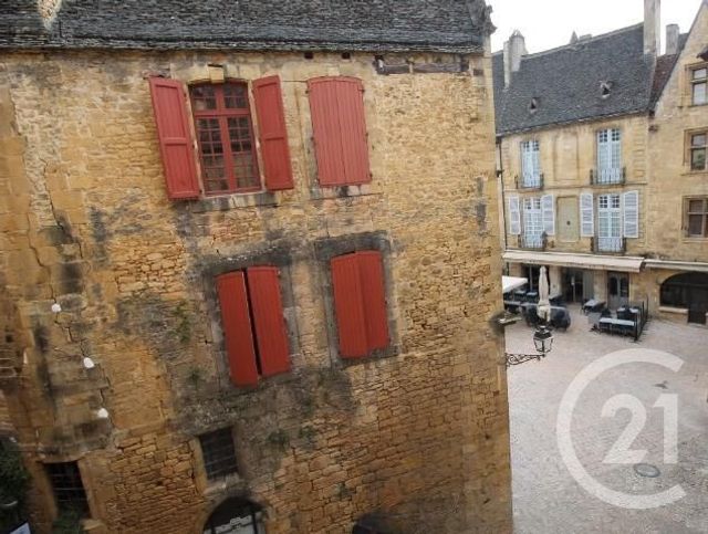 Appartement T3 &agrave; louer - 3 pi&egrave;ces - 60,64 m2 - Sarlat La Caneda - 24 - AQUITAINE