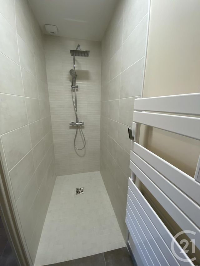 Maison &agrave; louer - 4 pi&egrave;ces - 86,27 m2 - St Andre D Allas - 24 - AQUITAINE