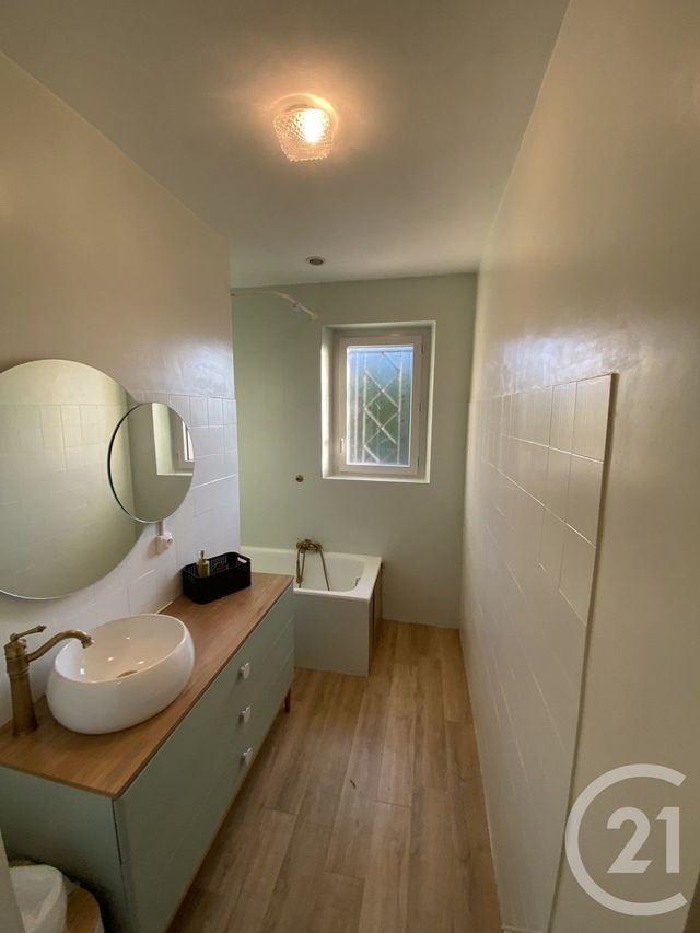 Maison &agrave; louer - 4 pi&egrave;ces - 109,47 m2 - Salignac Eyvigues - 24 - AQUITAINE