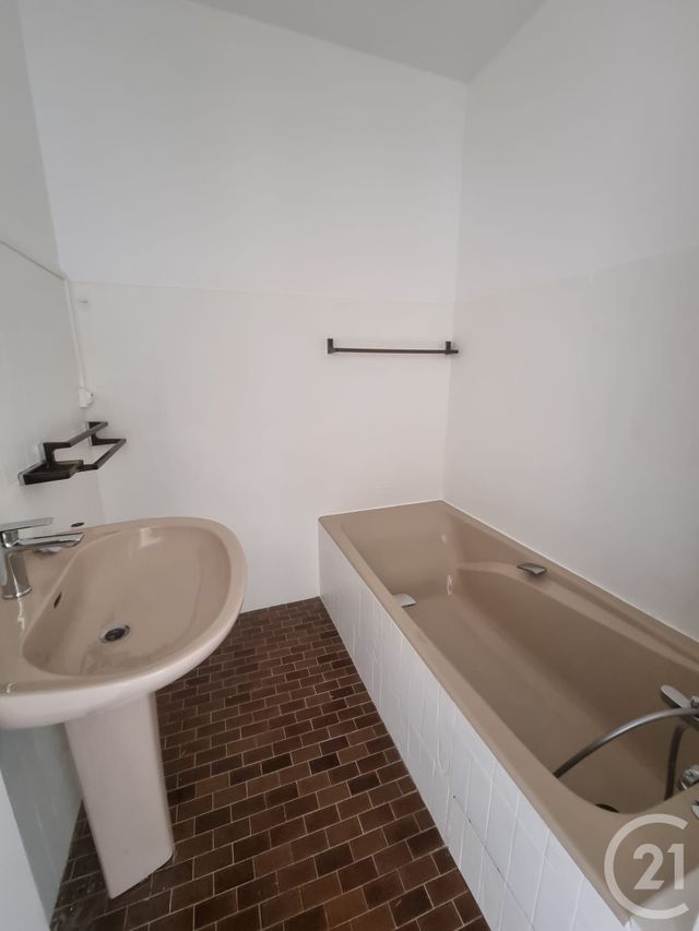 Appartement &agrave; louer - 2 pi&egrave;ces - 43,51 m2 - Sarlat La Caneda - 24 - AQUITAINE