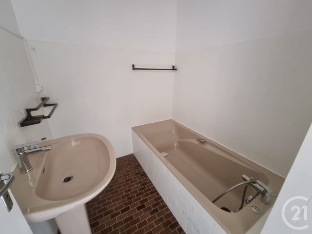 Appartement &agrave; louer - 2 pi&egrave;ces - 43,51 m2 - Sarlat La Caneda - 24 - AQUITAINE