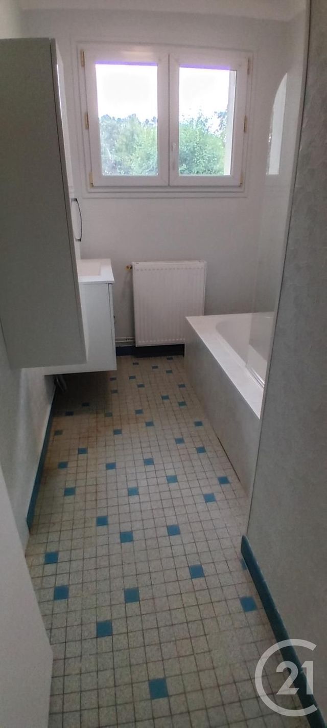 Appartement F3 &agrave; louer - 3 pi&egrave;ces - 69,96 m2 - Sarlat La Caneda - 24 - AQUITAINE