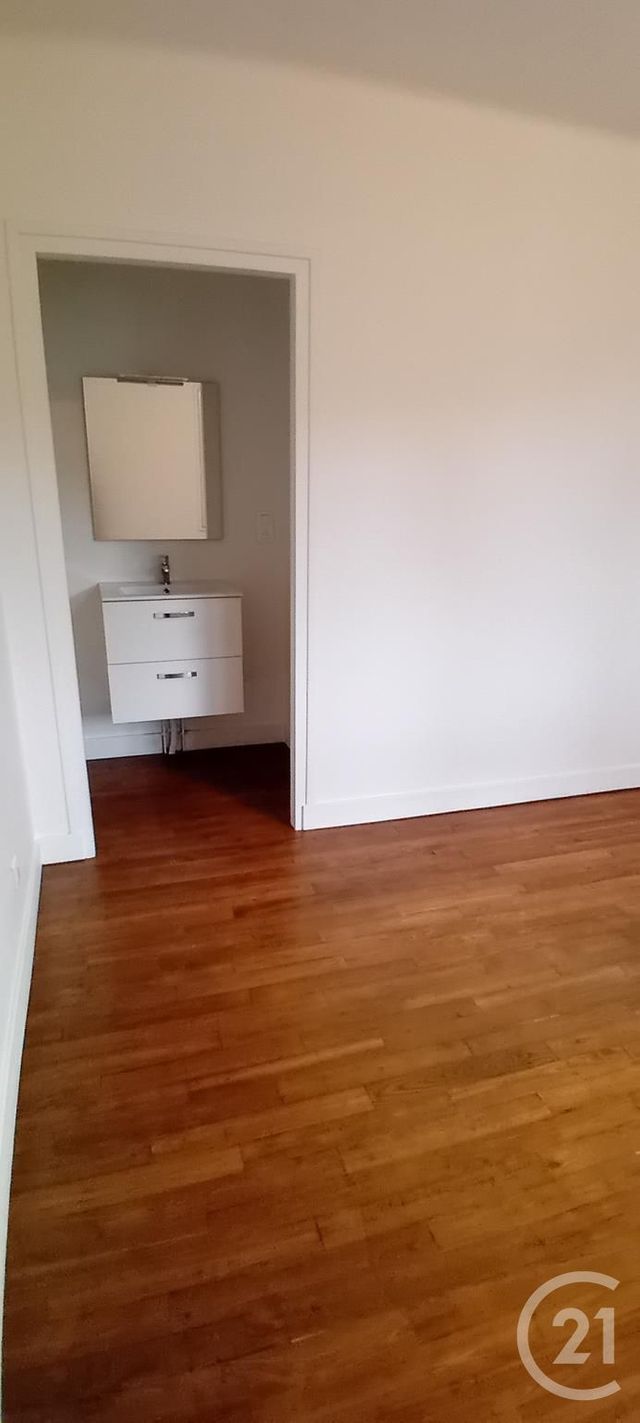 Appartement F3 &agrave; louer - 3 pi&egrave;ces - 69,96 m2 - Sarlat La Caneda - 24 - AQUITAINE