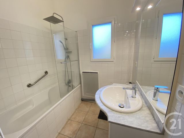 Maison &agrave; louer - 3 pi&egrave;ces - 61,96 m2 - Sarlat La Caneda - 24 - AQUITAINE