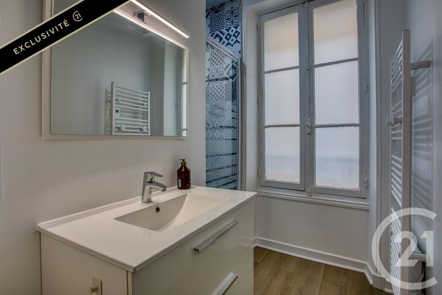 Appartement F3 bis &agrave; vendre - 3 pi&egrave;ces - 58,24 m2 - Sarlat La Caneda - 24 - AQUITAINE