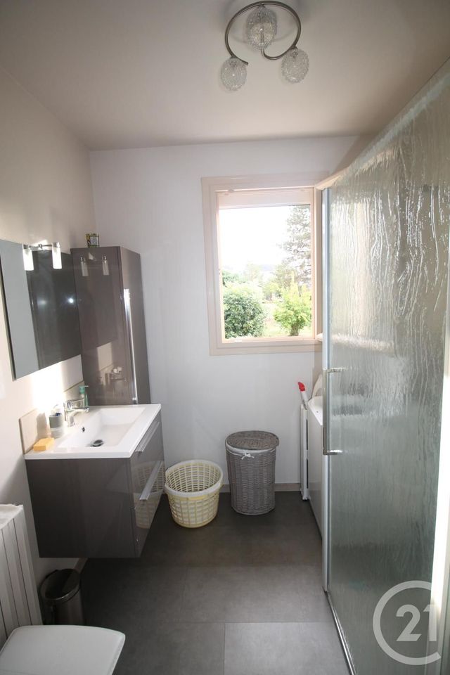 Maison &agrave; louer - 3 pi&egrave;ces - 93,68 m2 - Salignac Eyvigues - 24 - AQUITAINE