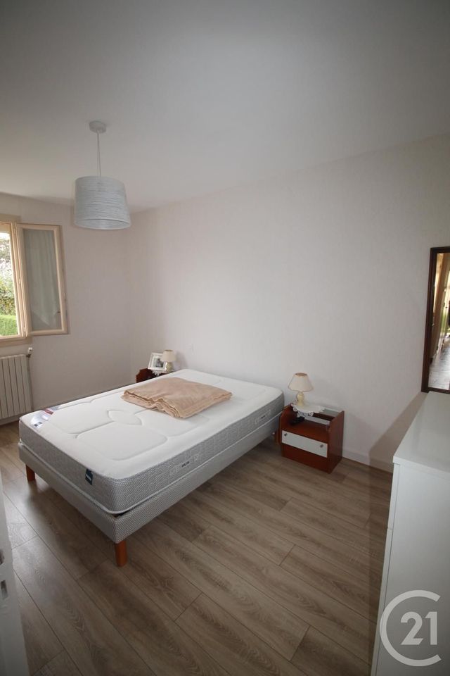 Maison &agrave; louer - 3 pi&egrave;ces - 93,68 m2 - Salignac Eyvigues - 24 - AQUITAINE