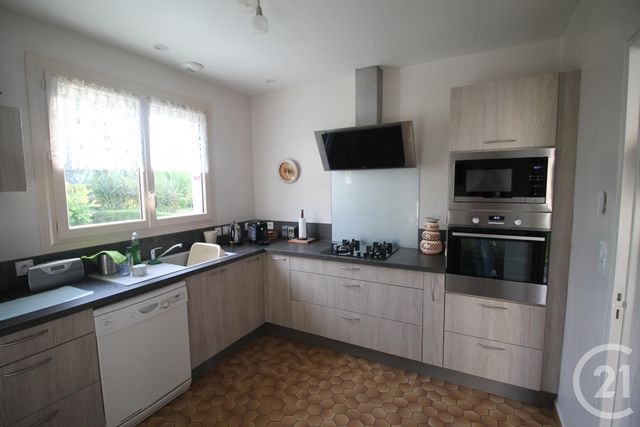 Maison &agrave; louer - 3 pi&egrave;ces - 93,68 m2 - Salignac Eyvigues - 24 - AQUITAINE