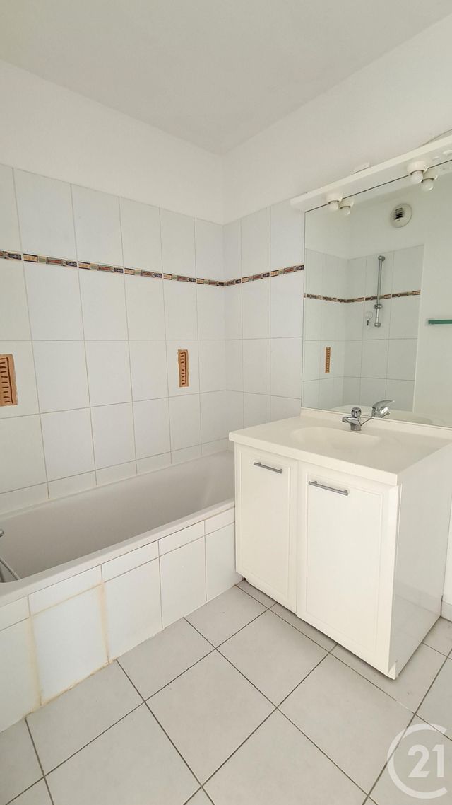 Appartement T3 &agrave; vendre - 3 pi&egrave;ces - 57,70 m2 - Sarlat La Caneda - 24 - AQUITAINE