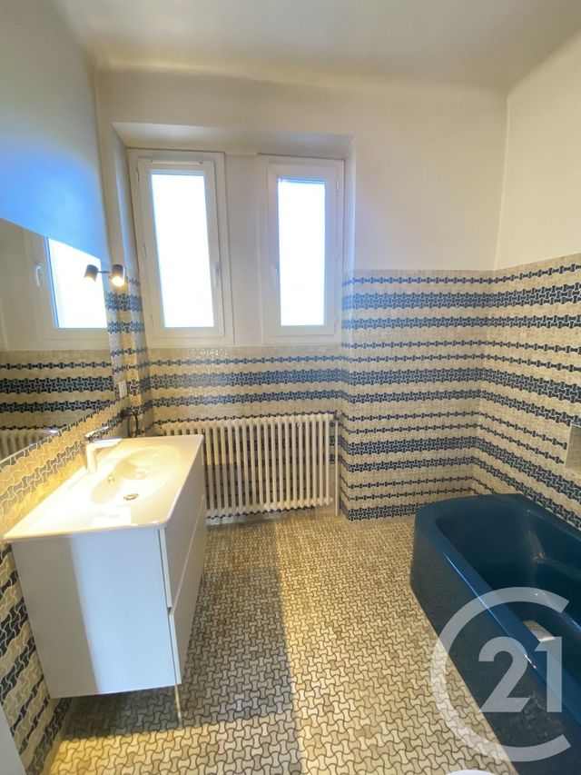 Maison &agrave; louer - 6 pi&egrave;ces - 200,35 m2 - Sarlat La Caneda - 24 - AQUITAINE
