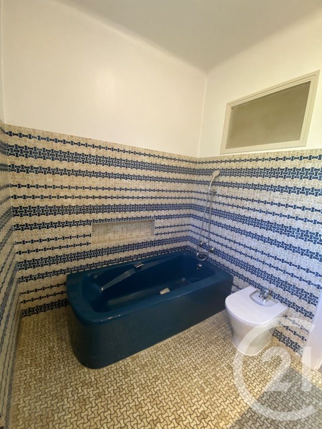 Maison &agrave; louer - 6 pi&egrave;ces - 200,35 m2 - Sarlat La Caneda - 24 - AQUITAINE
