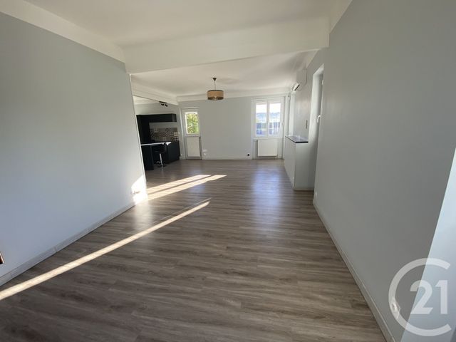 Maison &agrave; louer - 6 pi&egrave;ces - 200,35 m2 - Sarlat La Caneda - 24 - AQUITAINE