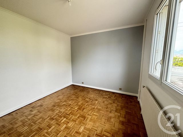 Appartement F3 &agrave; louer - 3 pi&egrave;ces - 61,41 m2 - Le Malesherbois - 45 - CENTRE