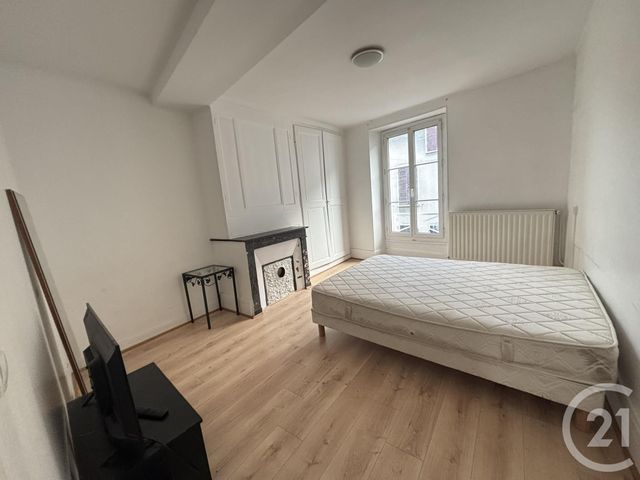 Appartement F3 &agrave; louer - 3 pi&egrave;ces - 71,95 m2 - Le Malesherbois - 45 - CENTRE
