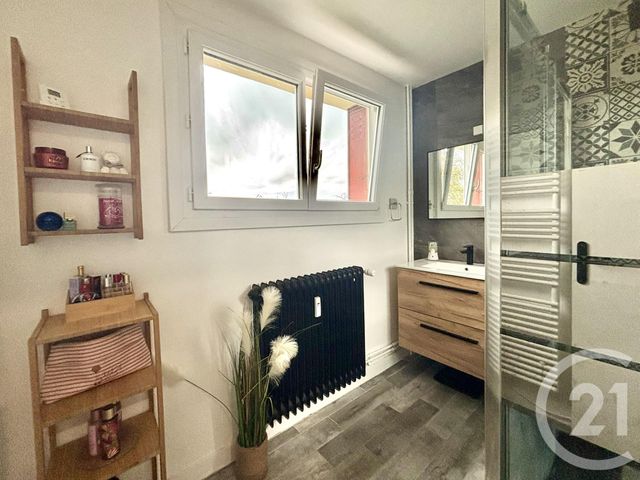 Appartement F4 à vendre - 4 pièces - 85,99 m2 - Le Malesherbois - 45 - CENTRE