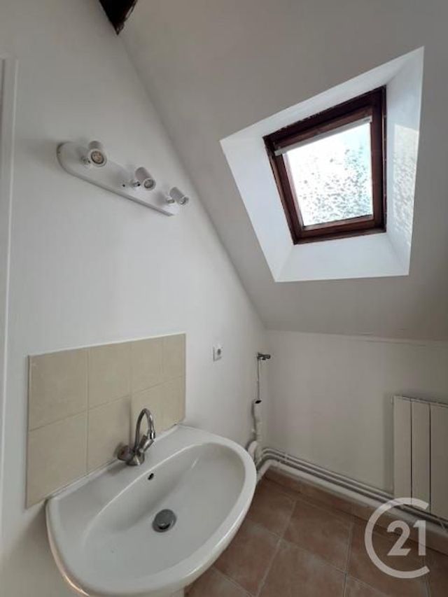 Appartement Studio &agrave; vendre - 1 pi&egrave;ce - 22,15 m2 - Le Malesherbois - 45 - CENTRE