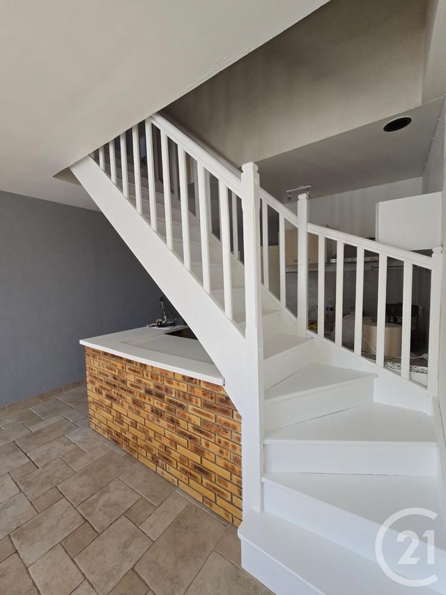 Appartement F2 &agrave; louer - 2 pi&egrave;ces - 41,74 m2 - Le Malesherbois - 45 - CENTRE