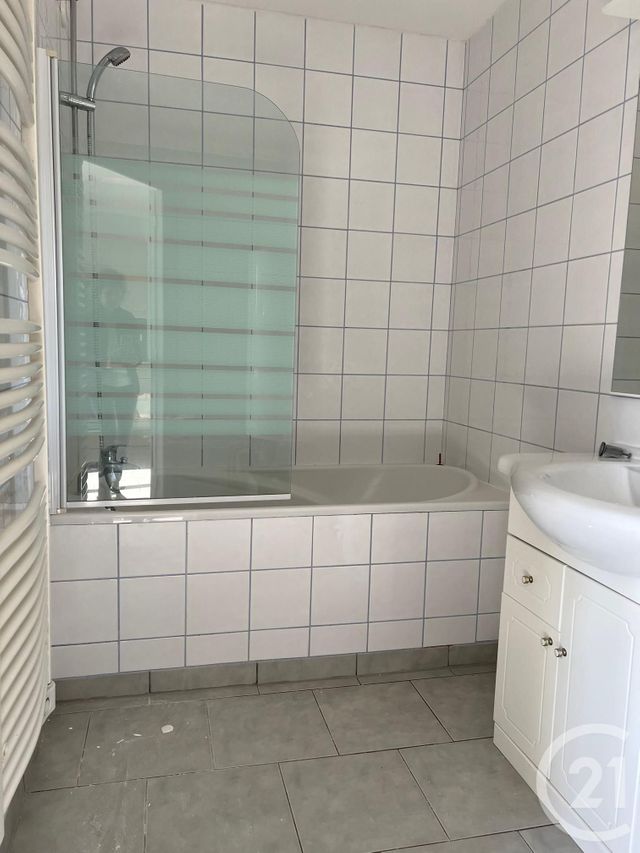 Appartement F2 &agrave; louer - 2 pi&egrave;ces - 41,72 m2 - Le Malesherbois - 45 - CENTRE