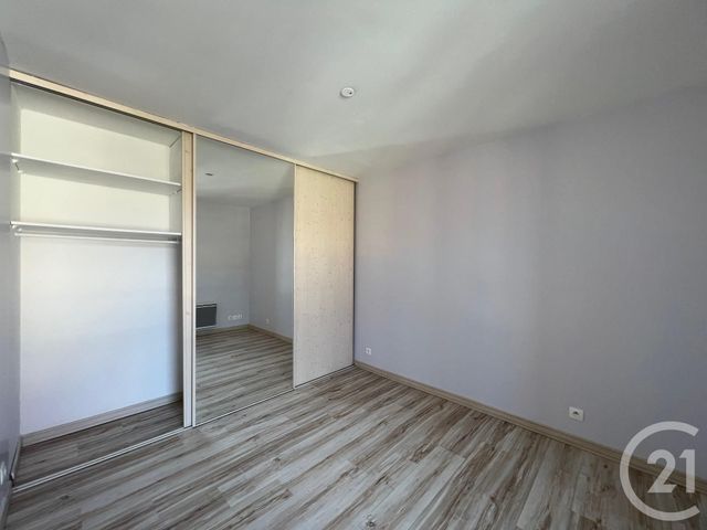 Appartement F2 &agrave; louer - 2 pi&egrave;ces - 41,72 m2 - Le Malesherbois - 45 - CENTRE