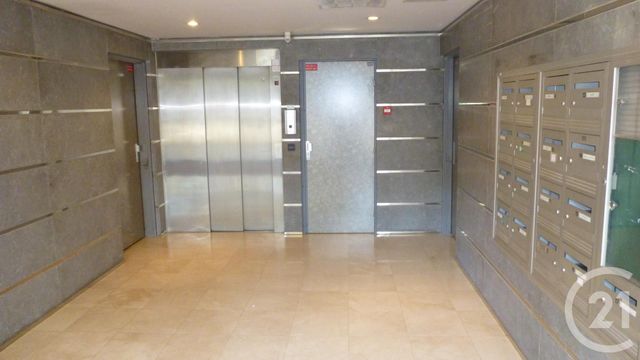 Appartement F3 &agrave; louer - 3 pi&egrave;ces - 84,10 m2 - Paris - 75020 - ILE-DE-FRANCE