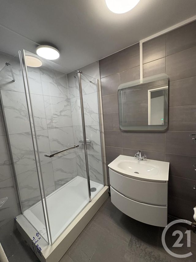 Appartement F3 &agrave; louer - 3 pi&egrave;ces - 60,80 m2 - Paris - 75019 - ILE-DE-FRANCE