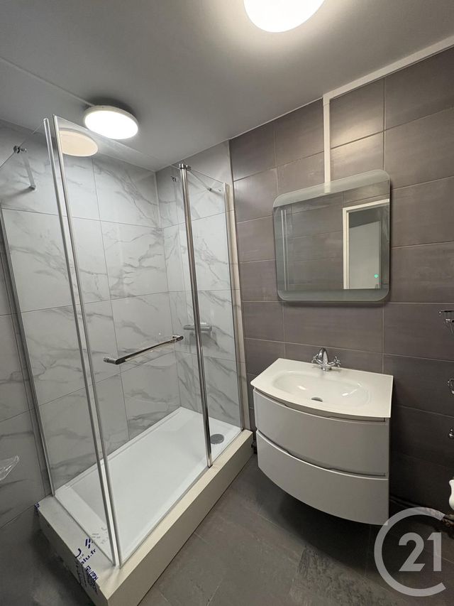 Appartement F3 &agrave; louer - 3 pi&egrave;ces - 60,80 m2 - Paris - 75019 - ILE-DE-FRANCE