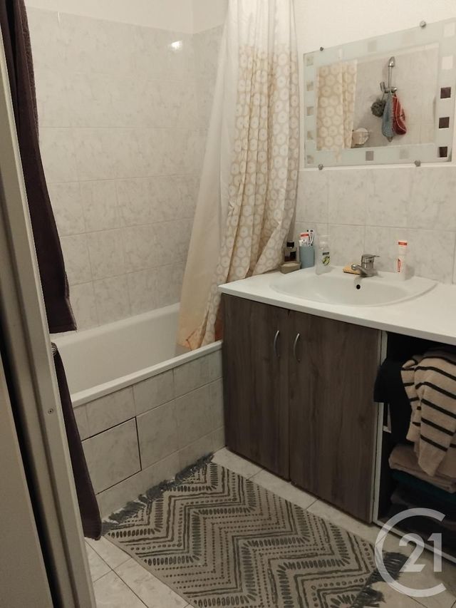 Appartement F3 &agrave; vendre - 3 pi&egrave;ces - 60,87 m2 - Orleans - 45 - CENTRE