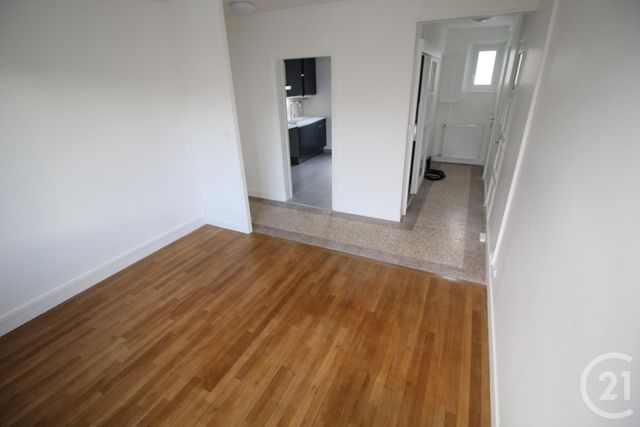Appartement &agrave; louer - 3 pi&egrave;ces - 60,50 m2 - Beaugency - 45 - CENTRE