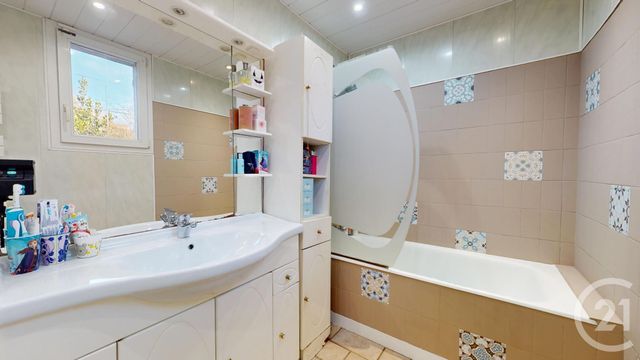 Maison &agrave; vendre - 6 pi&egrave;ces - 122 m2 - La Ferte Gaucher - 77 - ILE-DE-FRANCE