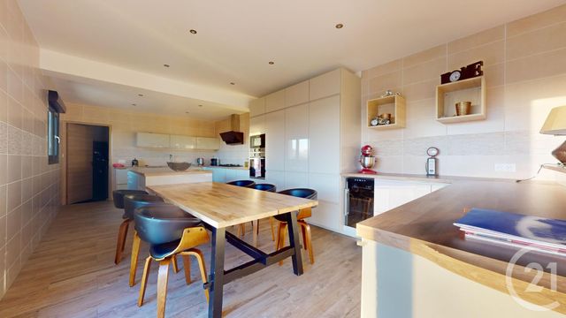 Maison à vendre - 7 pièces - 220 m2 - La Ferte Gaucher - 77 - ILE-DE-FRANCE