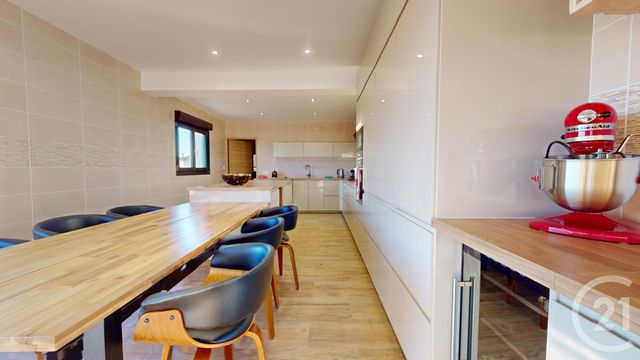 Maison à vendre - 7 pièces - 220 m2 - La Ferte Gaucher - 77 - ILE-DE-FRANCE