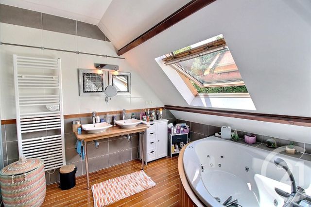 Maison à vendre - 8 pièces - 244 m2 - La Ferte Gaucher - 77 - ILE-DE-FRANCE